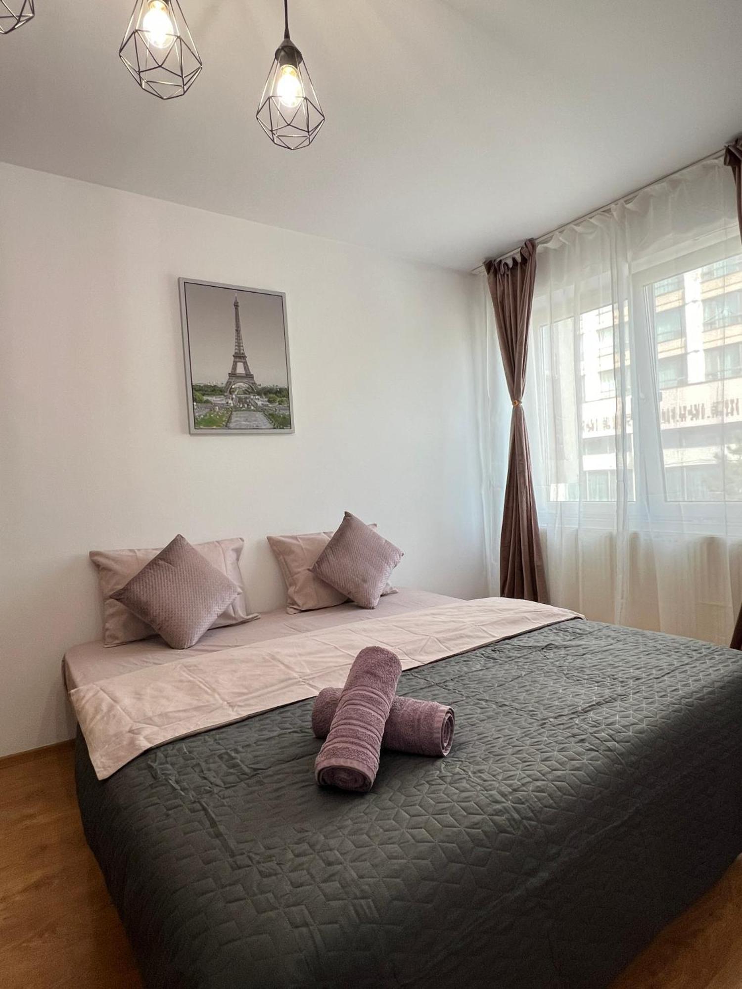 2 Rooms Apartment City Center Iasi Bagian luar foto