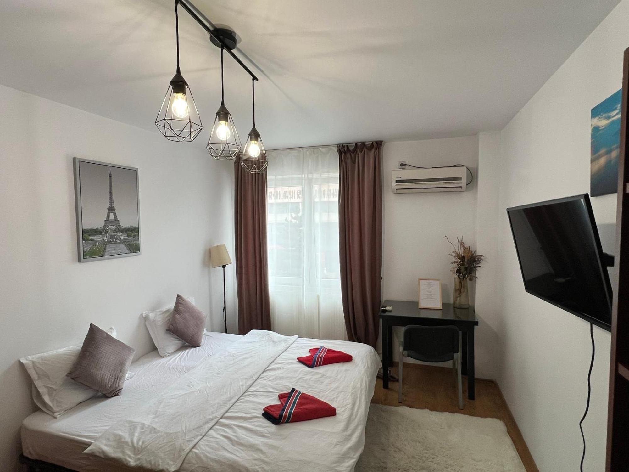 2 Rooms Apartment City Center Iasi Bagian luar foto