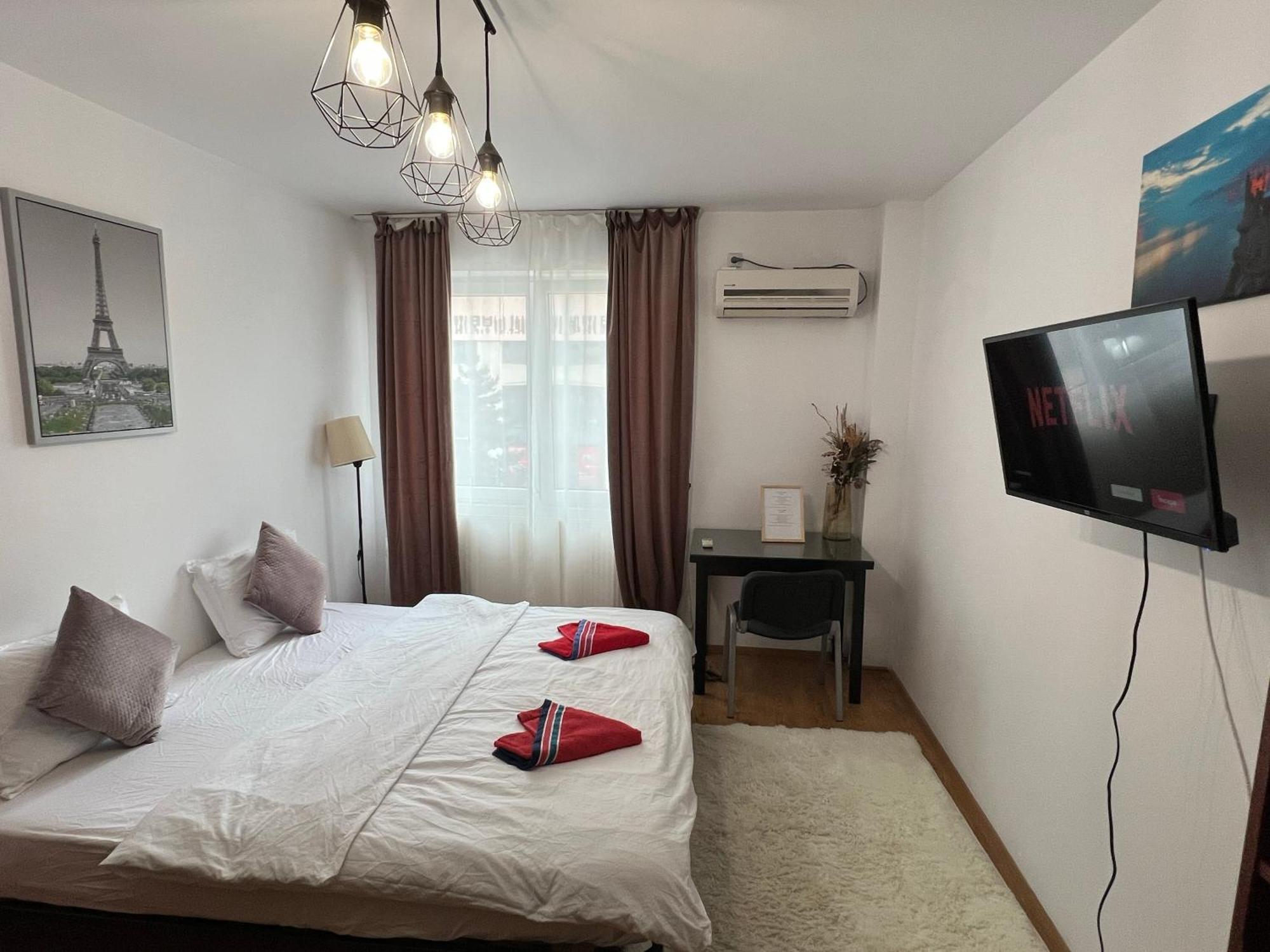 2 Rooms Apartment City Center Iasi Bagian luar foto